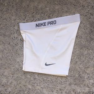 NWOT White Nike Pro shorts size small